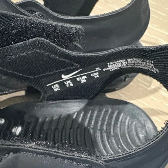 Nike toddler sandals size 8 - Picture 7 of 9